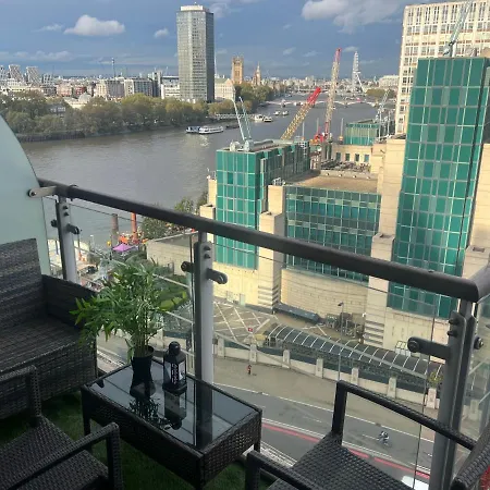 St George Thames Apartment London Exterior photo