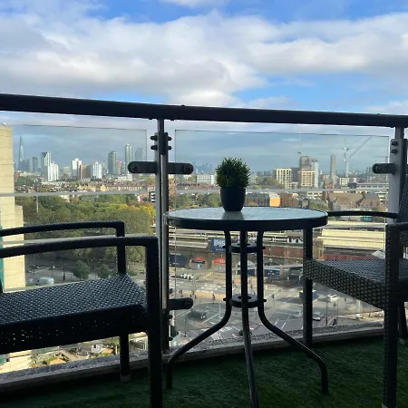 St George Thames Apartment London Exterior photo