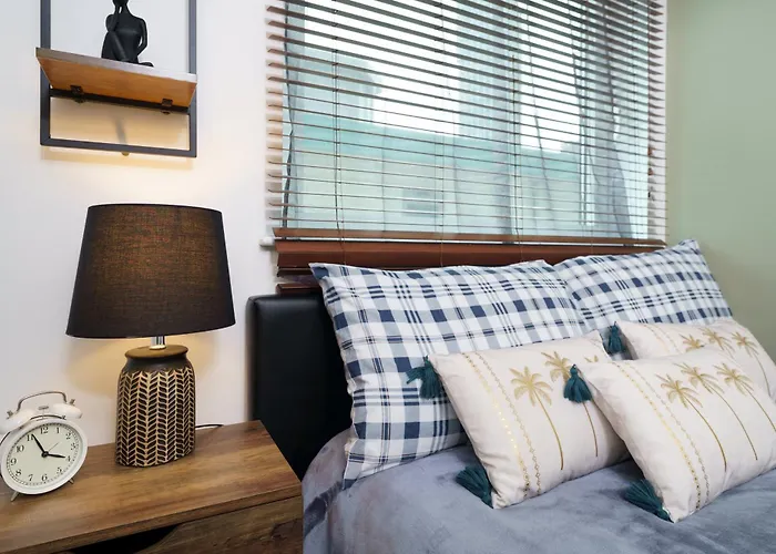 St George Thames Apartment