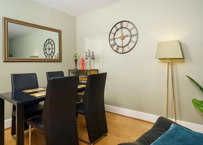 St George Thames Apartment